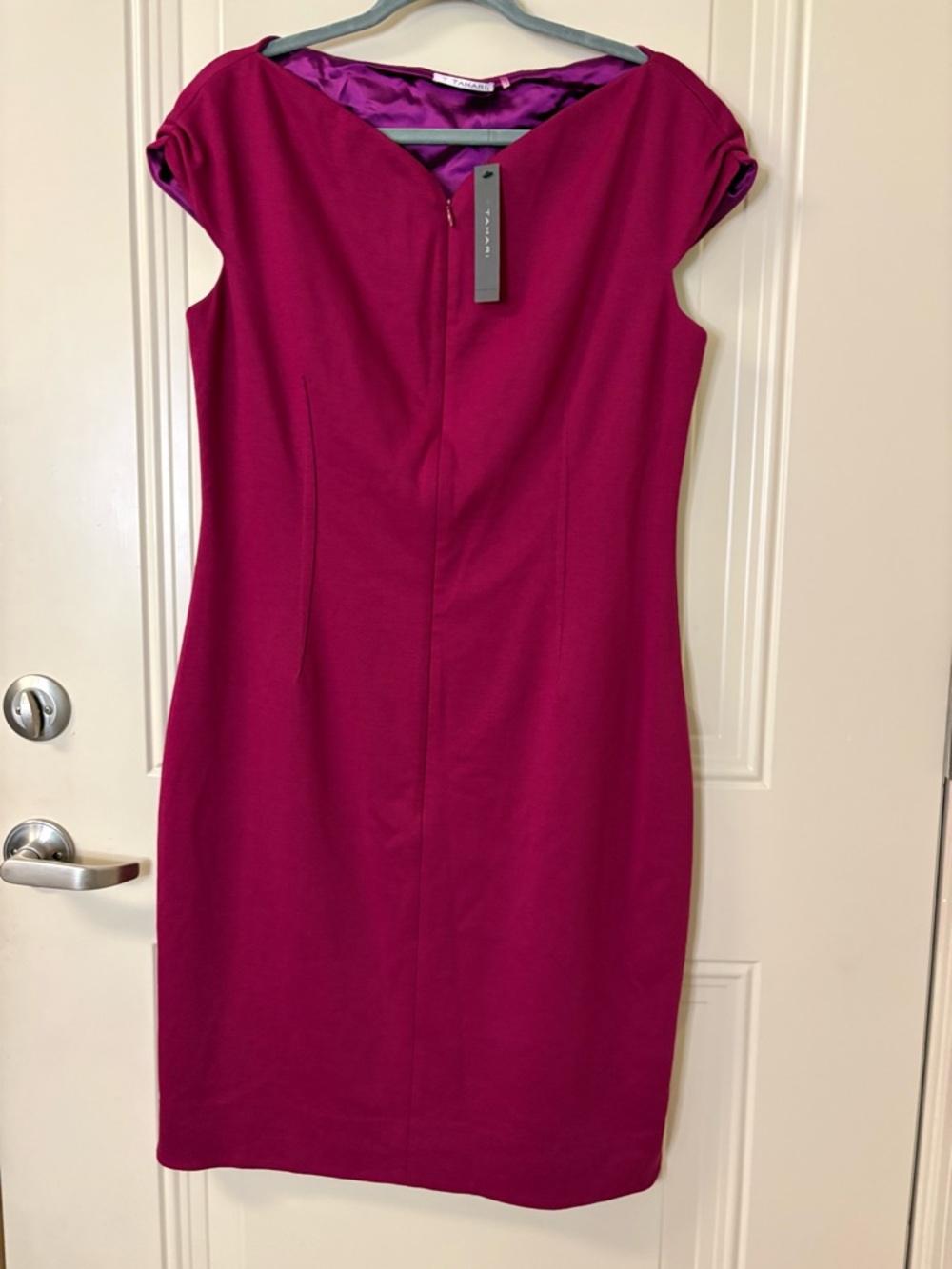 T Tahari “Yarinda” Fitted Cap-Sleeve Midi Dress in Pink Petunia SZ 12 $159